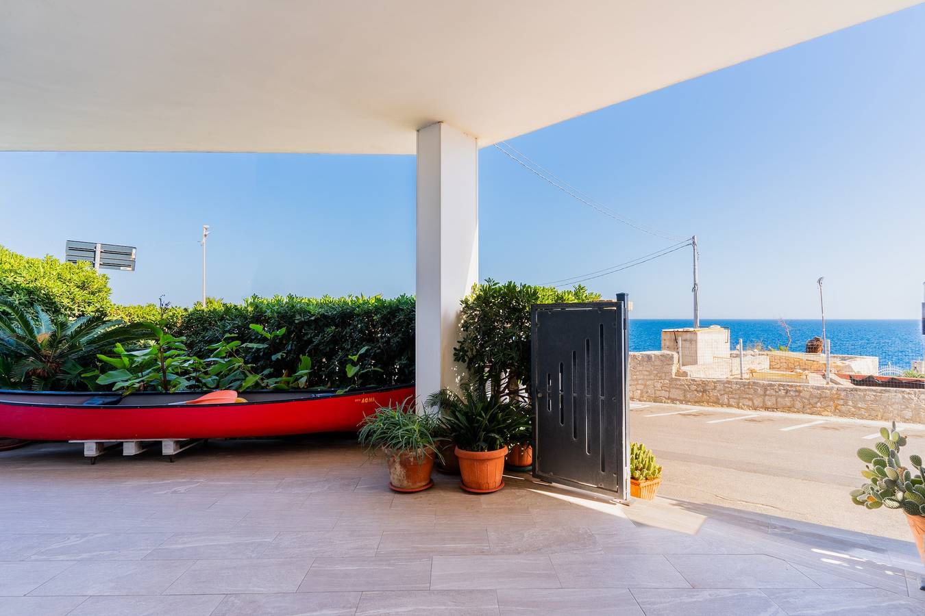 Appartement entier, Appartement "Calliope" avec vue sur la mer, terrasse privée, Wi-Fi et climatisation in Marina Serra, Tricase