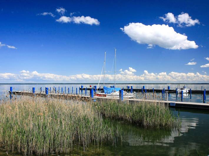 Ferienpark für 8 Personen, mit Garten und Sauna sowie Terrasse, mit Haustier in Röbel-Müritz