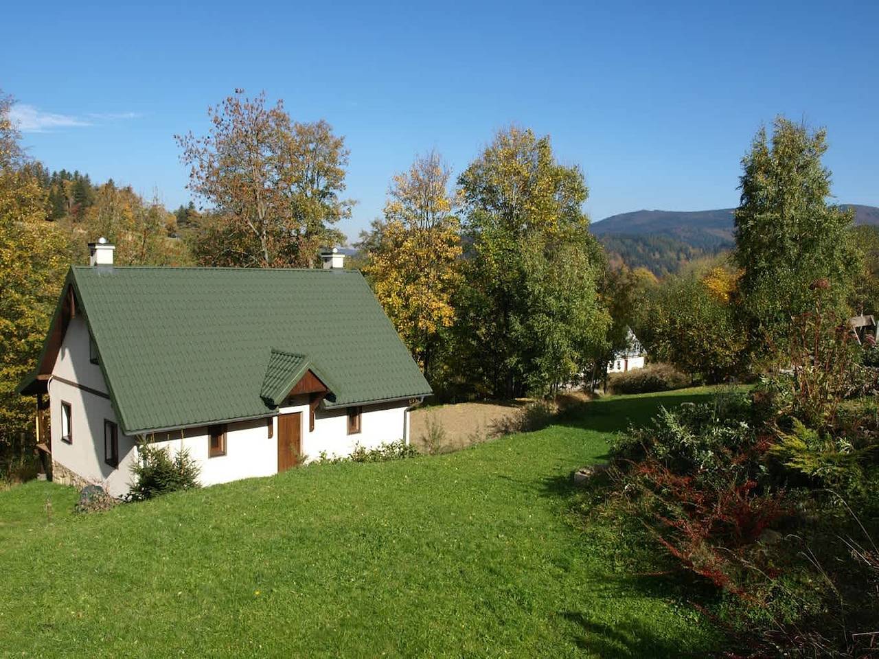 Wesoåa Chmura House by Ånieå¼nik Trails in Czarna Góra – Sienna, Monts des Sudètes (Pologne)