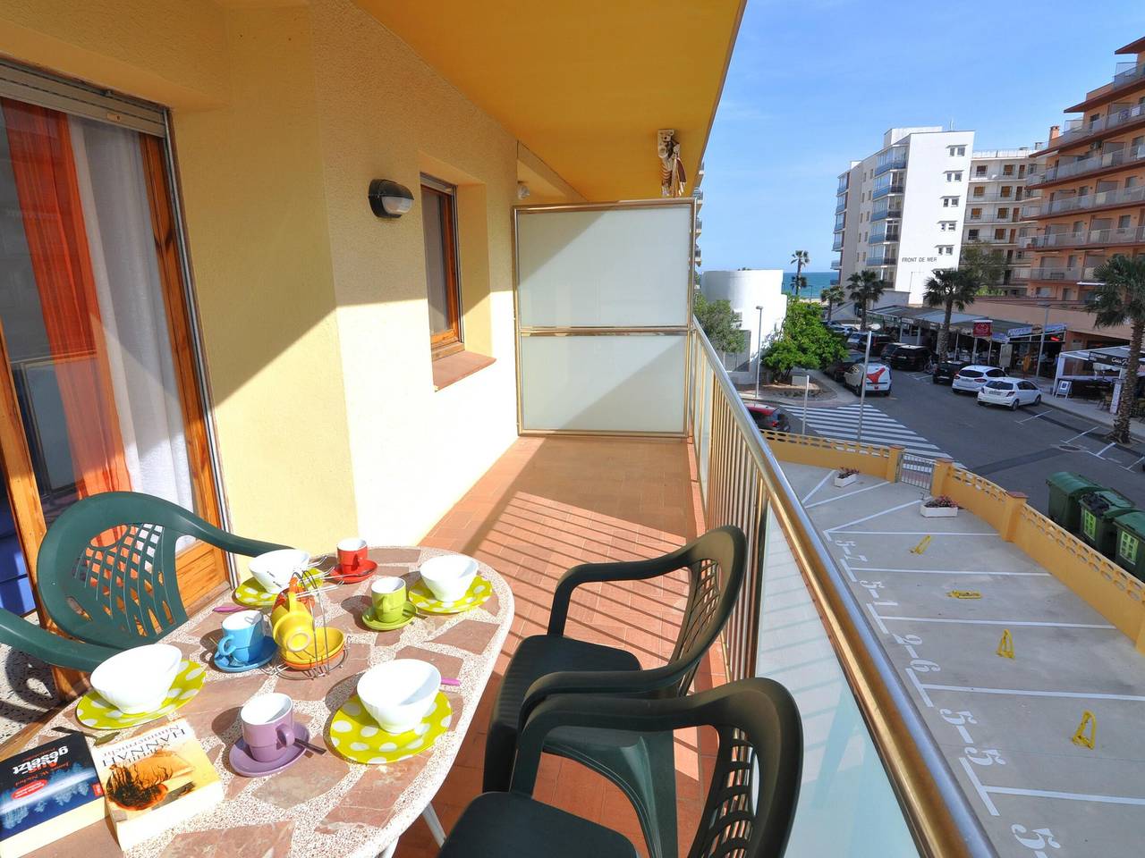 Ganze Wohnung, Gemütliche Wohnung nur 50m vom Strand in Roses, Costa Brava! 2 Schlafzimmer, Terrasse, Sat-Tv. Buchen! in Santa Margarida, Roses