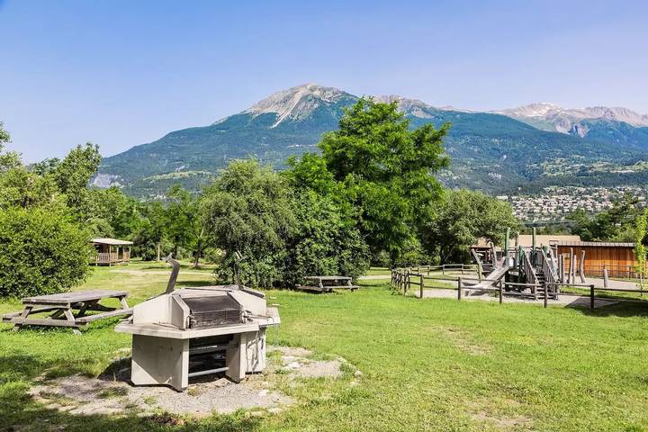 Gîte pour 5 personnes, avec vue ainsi que terrasse et piscine, animaux acceptés dans Lac de Serre-Ponçon - 3