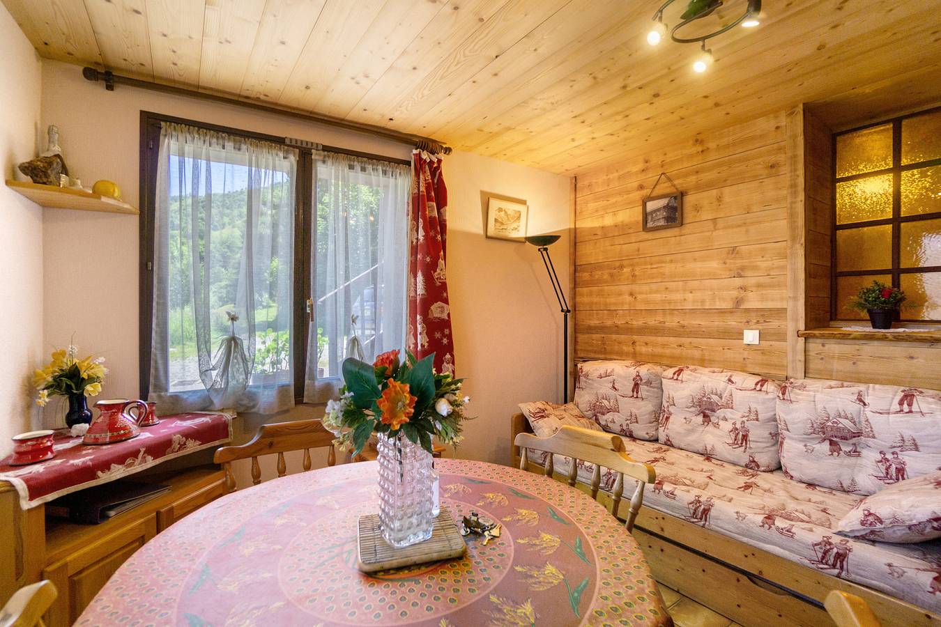 Appartement entier, Appartement 'Appartement 4p' avec vue sur les montagnes et Wi-Fi in Saint-Sorlin-d'Arves, Région de Saint-Jean-de-Maurienne