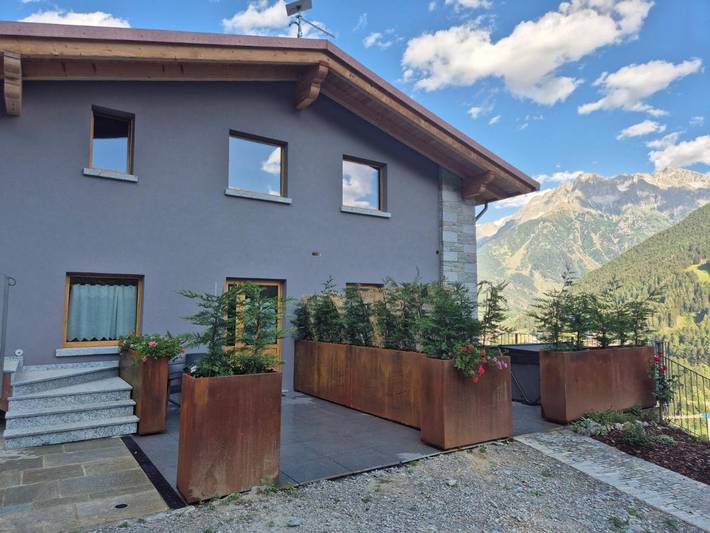 Chambre d’hôtes pour 4 personnes, avec Jacuzzi et Terrasse ainsi que Jardin et Sauna à Temù - 2
