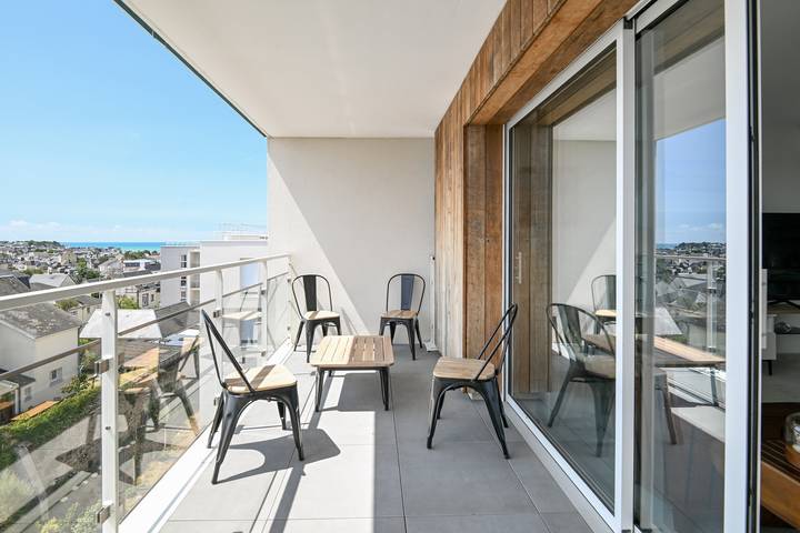 Location de vacances pour 8 personnes, avec Terrasse à Donville-les-Bains