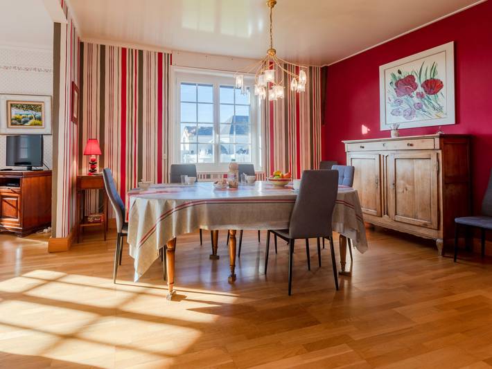 Entire apartment, Le Normandie Home in Cabourg, Caen region