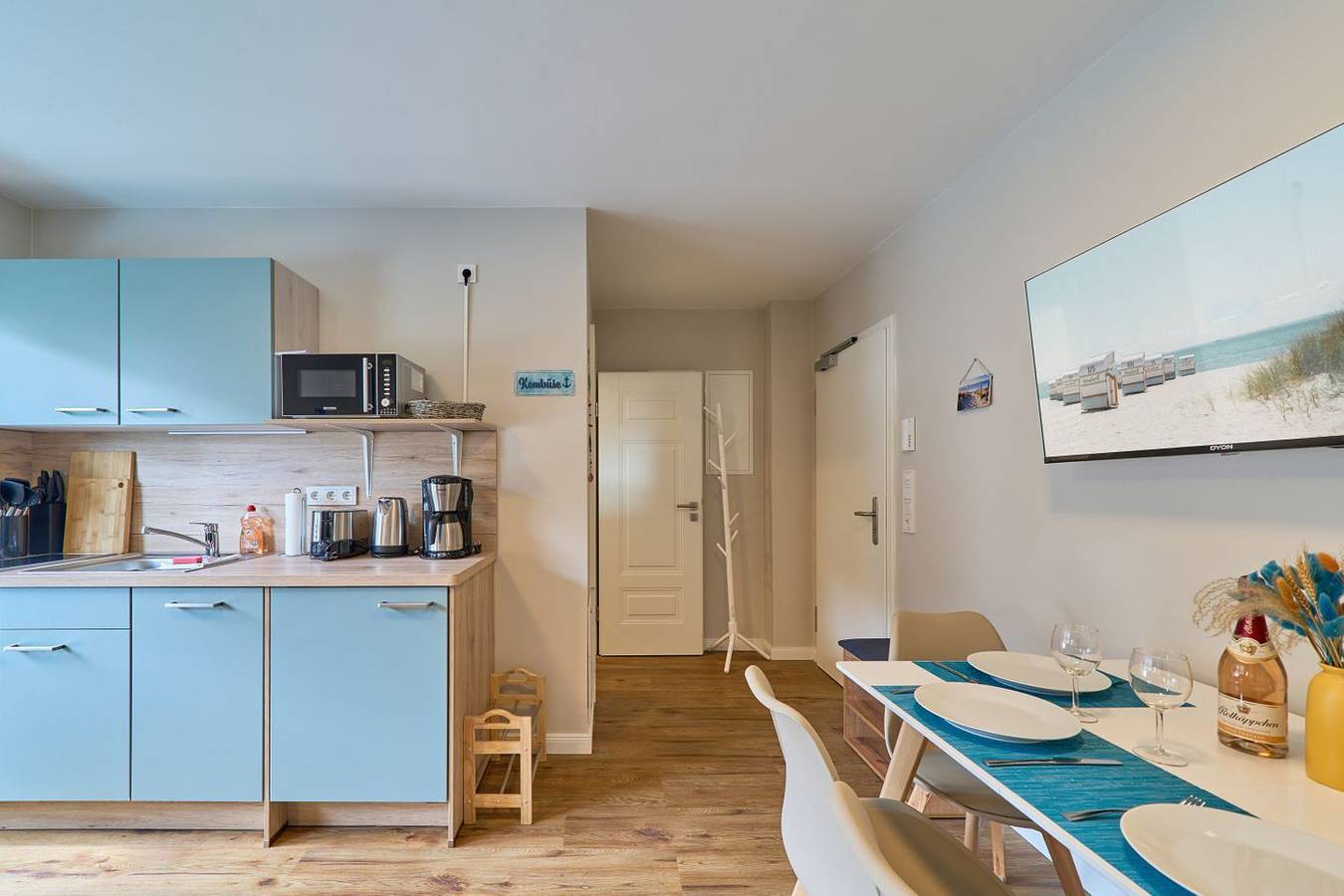 Ganze Wohnung, Modernes Appartement am Sandstrand von Grömitz mit Balkon und Komfortausstattung in Grömitz, Ostholstein
