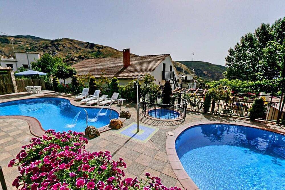 Entire apartment, Aloj. Rural La Mezquita 4 people Spa and swimming pool in Mecina Bombarón, Alpujarra de la Sierra