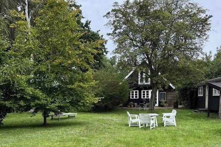 Ferienhaus für 6 Personen, mit Balkon und Garten in Hov