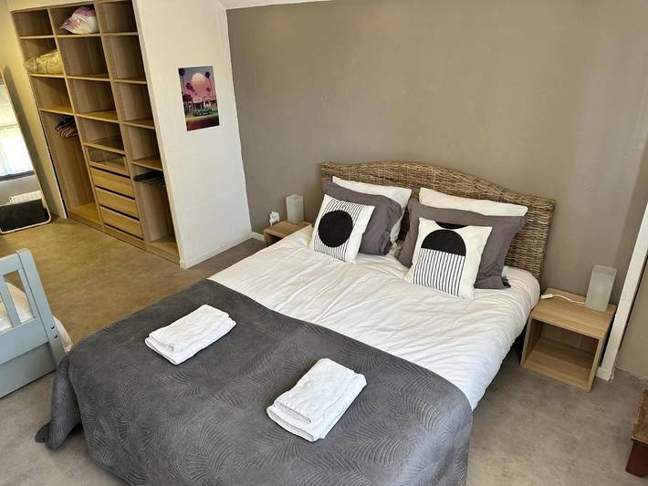 Location de vacances pour 10 personnes, avec vue ainsi que piscine et jardin, adapté aux familles à Ventabren - 4