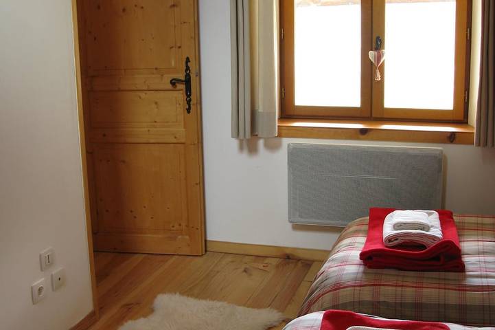 Location de vacances pour 8 personnes, avec Terrasse et Jardin à Chantelouve - 4