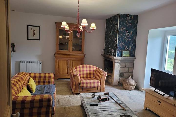 Gîte pour 5 personnes, avec jardin et terrasse à Vesseaux - 4