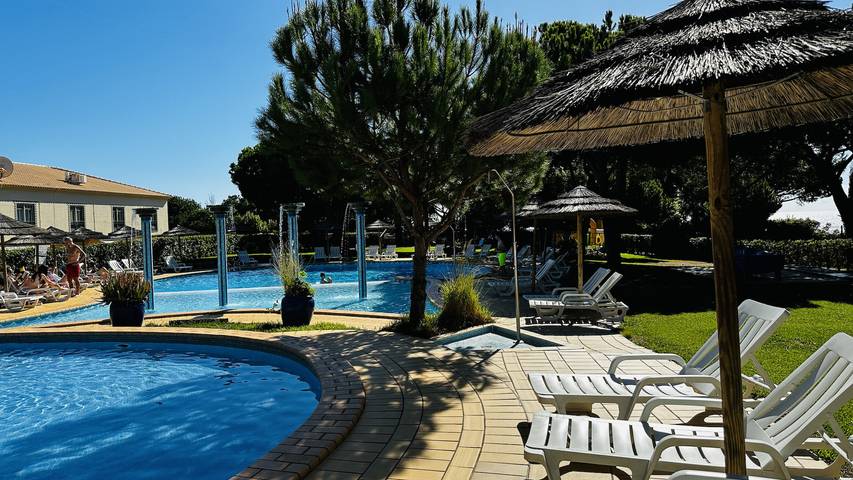 Apartamento inteiro, Bicos 7 | Piscina Partilhada | 6 Pax | Albufeira in Praia da Oura, Albufeira e Olhos de Água
