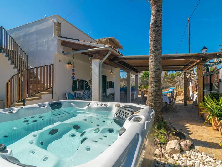Vakantiewoning voor 3 personen, met Whirlpool en Tuin in Cala Santanyí