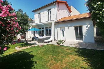 Gîte pour 6 personnes, avec balcon et jardin dans Port du Mourre-Rouge