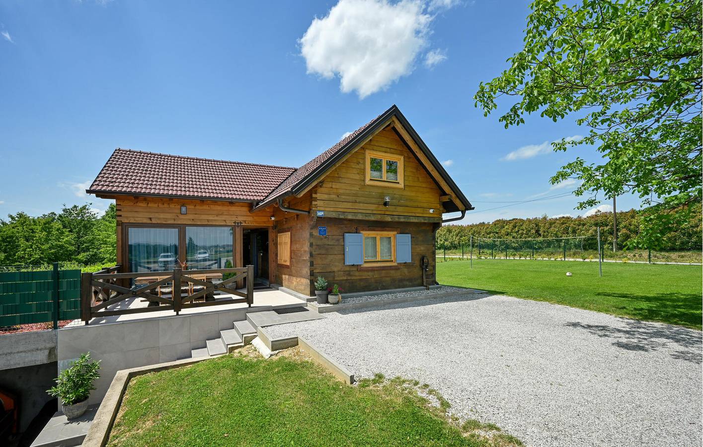 Geräumige 125 m² große Wohnung mit Pool, Terrasse und Grill – kostenloses WLAN und Parkplatz! in Krapina-Zagorje