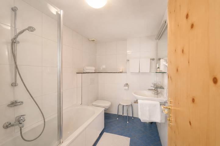 Ganze Ferienwohnung, Appartement Zimbablick, 1 Schlafraum mit Bad/Wc in Silbertal, Schruns-Tschagguns
