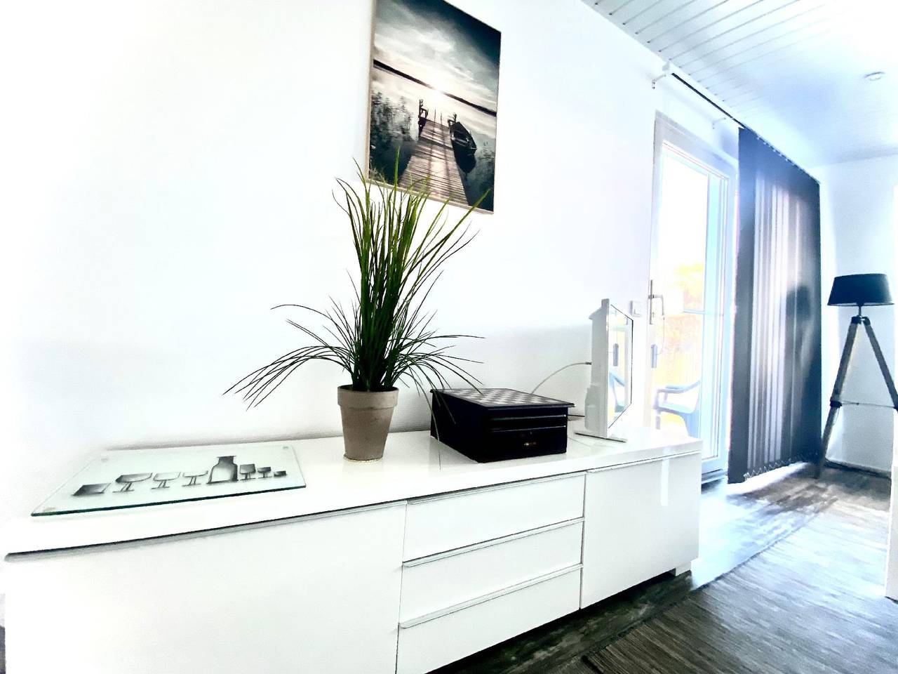 Nice holiday home "Isabella" with a view of the water in Lake Ijssel