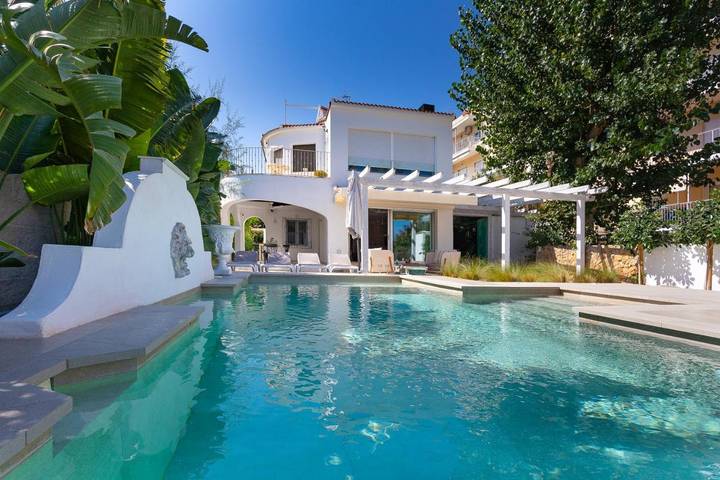 Chalet para 6 personas, con piscina además de vistas y jardín en Las Marinas