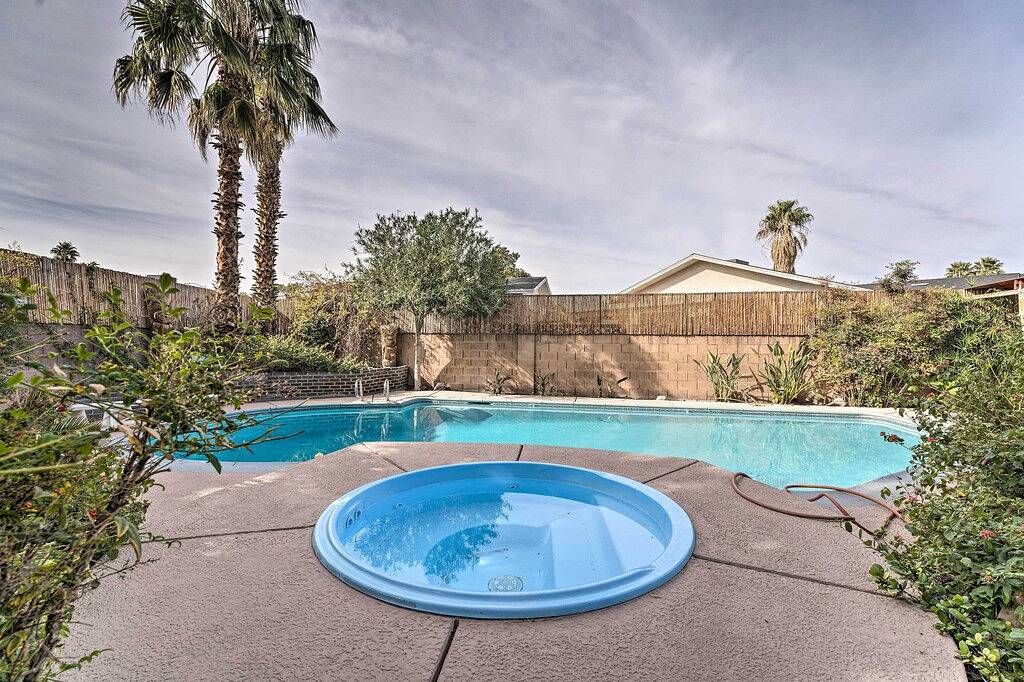 \"Vegas Oasis\" Home w / Pool & Spa-7 Meilen zum Strip! in Las Vegas, Red Rock Canyon