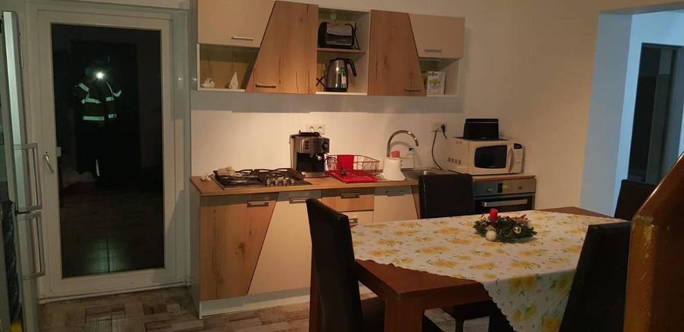 Gîte pour 2 personnes, avec vue ainsi que jardin et terrasse dans Dorna-Arini - 2