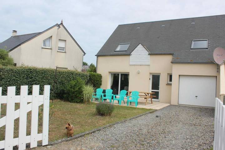 Maison de vacances pour 4 personnes, avec Terrasse ainsi que Jardin et Vue à Bricqueville-sur-Mer