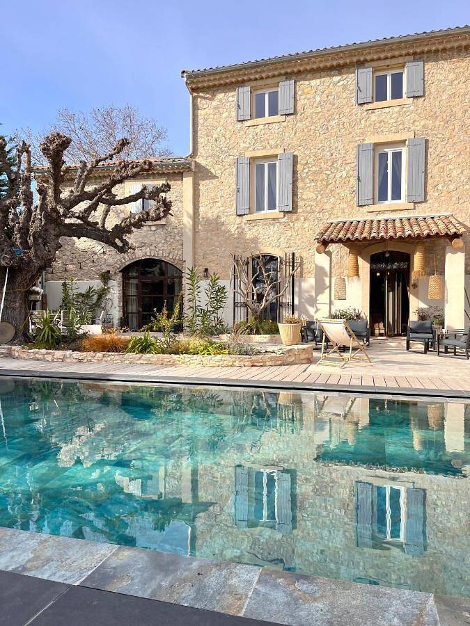 Gîte pour 2 personnes, avec Terrasse et Jacuzzi ainsi que Jardin et Piscine à Coudoux