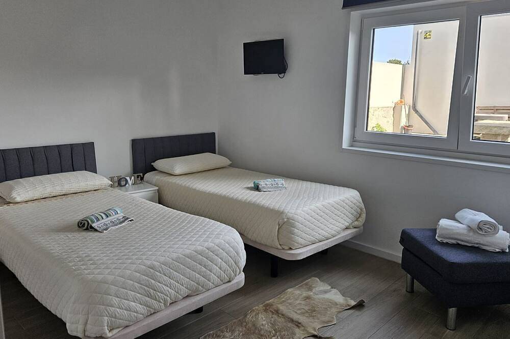 Gil Love - Luxurious V5 w/ Pool by Lovelystay in Canidelo, Distrito de Porto