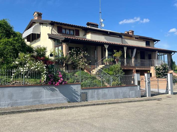 Gîte pour 5 personnes, avec terrasse et vue dans Lesignano De Bagni - 3