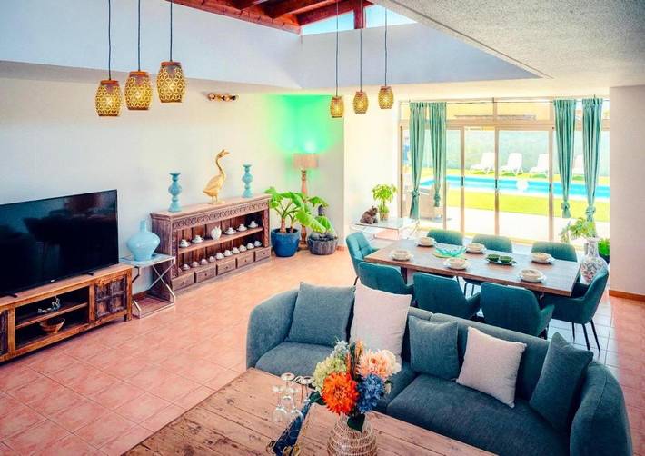 Chalet para 8 personas, con balcón además de piscina y vistas en Las Salinas
