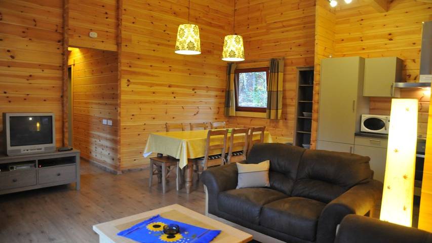 Location de vacances pour 6 personnes, avec terrasse et sauna à Viroinval