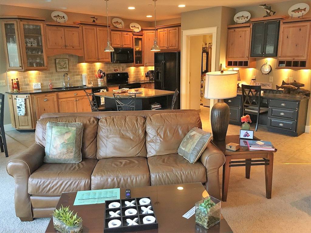 Ganze Wohnung, Am Fluss in Salida, sauber und geräumig. Gehen Sie in die Innenstadt, Str 0267 in Salida, Chaffee County