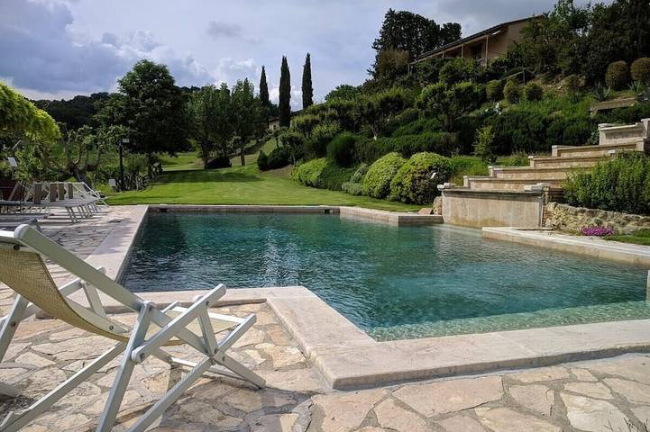 Agriturismo per 16 persone, con giardino in Chiusi