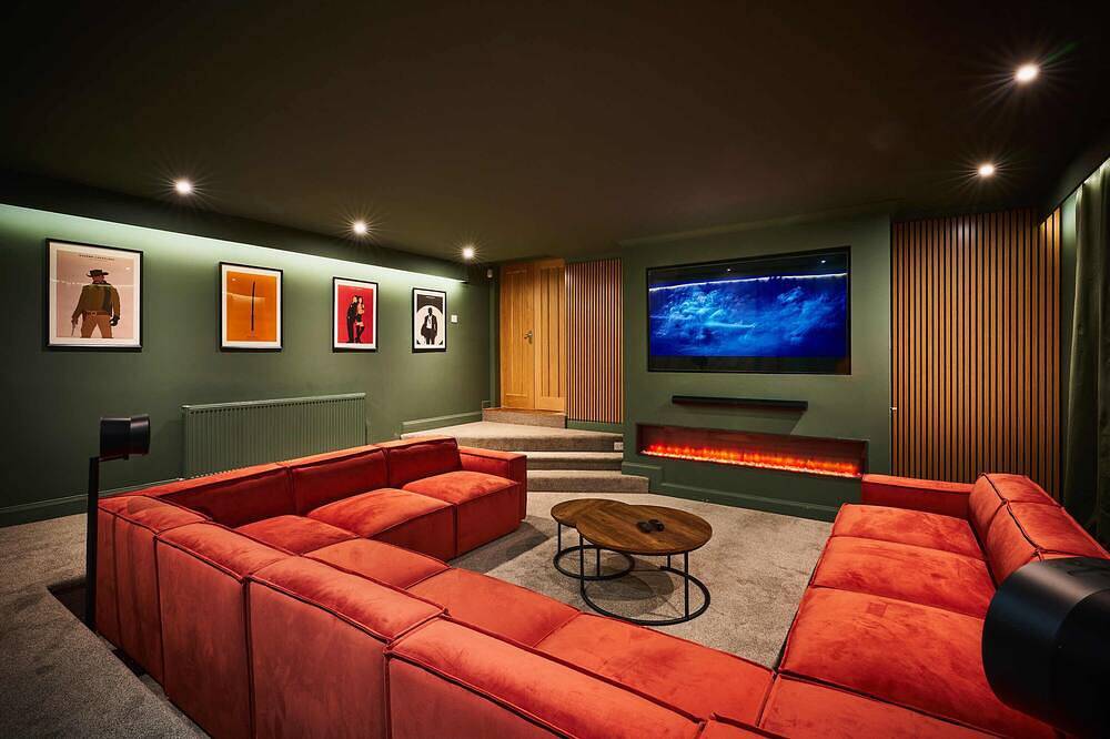 The Old Stables - Hot Tub, Sauna and Cinema in Perthshire