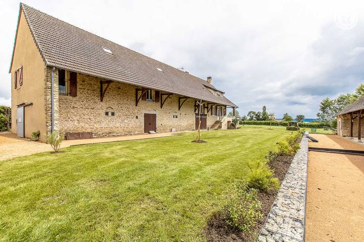 Gîte pour 12 personnes, avec vue ainsi que terrasse et jardin à Saint-Marcelin-de-Cray