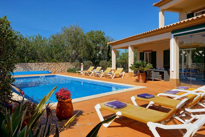 Villa pour 8 personnes, avec balcon/terrasse ainsi que balcon et piscine à Carvoeiro - 2