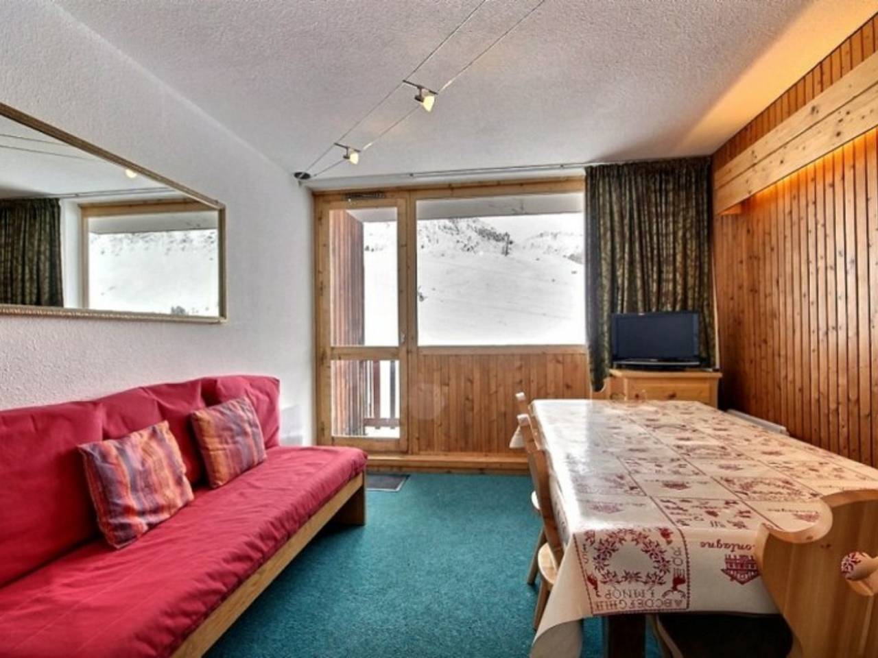 Entire apartment, 3-Bedroom, 3-Bath Apartment in Residence Le Plein Soleil, Ski-in/Ski-out, La Plagne Tarentaise in Plagne Villages, La Plagne-Tarentaise