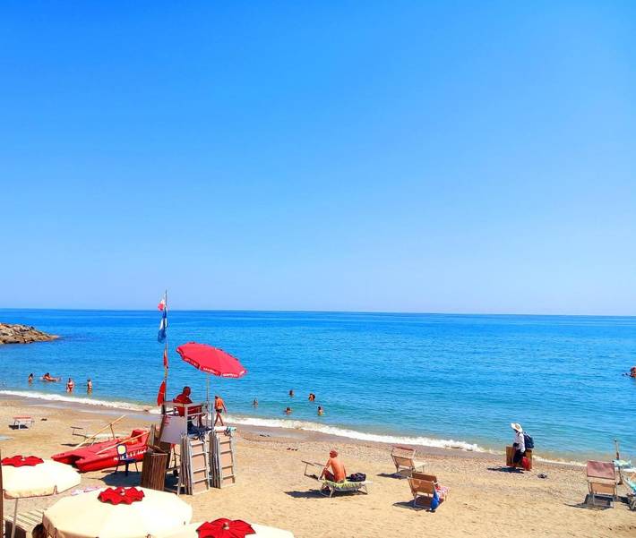 Ferienwohnung für 4 Personen, mit Kinderpool und Ausblick sowie Garten in Savona - 2