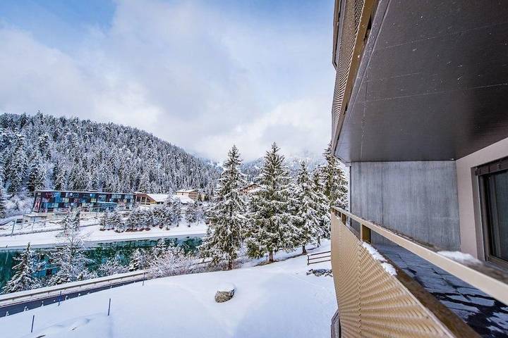 Vakantiewoning voor 4 personen, with tuin and sauna as well as whirlpool and balkon in Laax