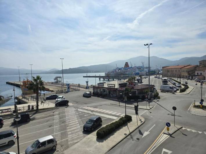 Ganze Ferienwohnung, Ferienwohnung für 4 Personen mit Balkon in Spiaggia delle Ghiaie, Portoferraio