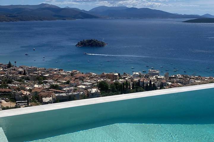 Ferienhaus für 10 Personen, mit Balkon und Garten in Tolo