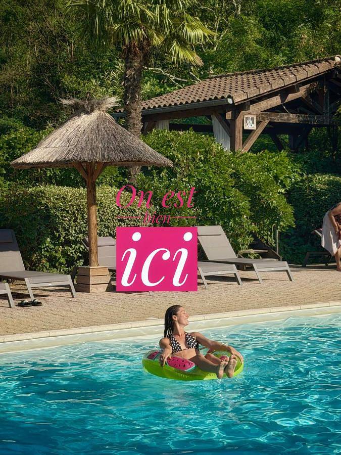 Ferienhaus für 4 Personen, mit Terrasse und Garten sowie Pool