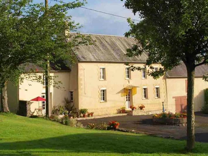 Location de vacances pour 3 personnes, avec jardin ainsi que vue et piscine à Litteau - 3