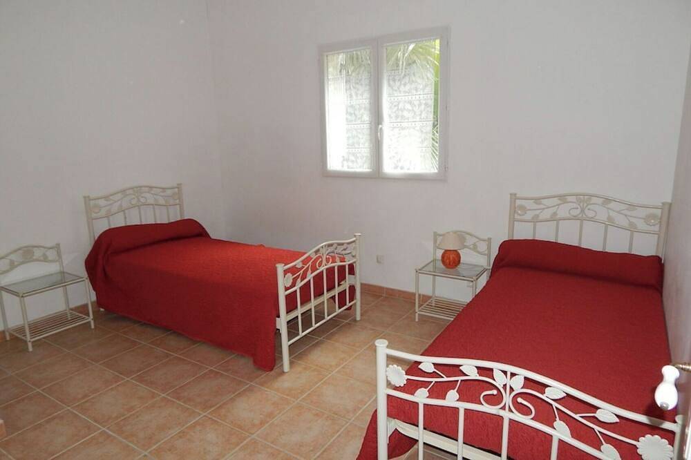 Appartement entier, Apartment 700 m from the beach 4/5 people in Pinarellu, Zonza