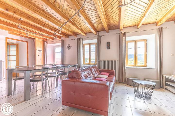 Gîte pour 8 personnes, avec vue et terrasse à Saint-Nectaire - 4