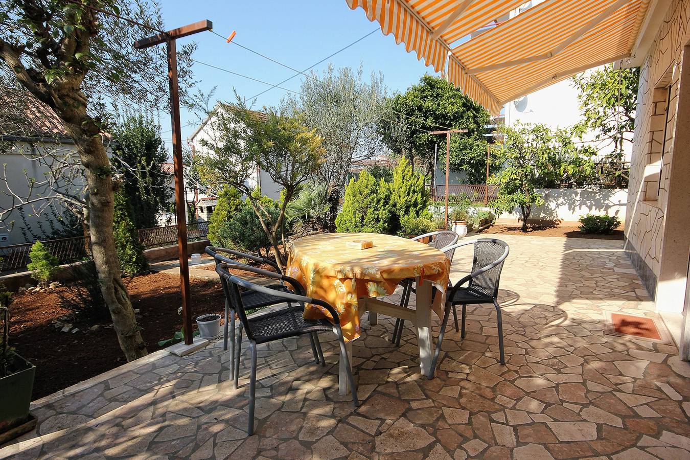 Entire apartment, Two bedroom apartment with terrace Okrug Gornji, Čiovo A-9469-b in Okrug Gornji, Ciovo
