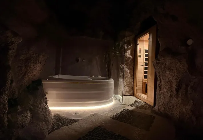 Apartamento de vacaciones para 4 personas, con balcón además de jacuzzi y sauna - 1