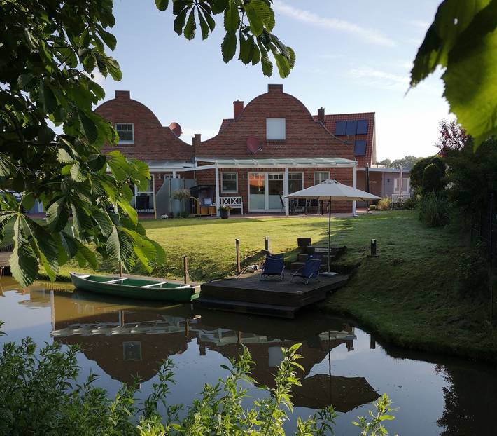 Ferienhaus für 7 Personen, mit Terrasse und Garten sowie Sauna in Greetsiel