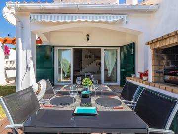 Gîte pour 4 personnes, avec jardin et terrasse, animaux acceptés dans Olhos de Água