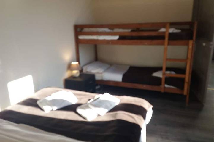 Ganze Wohnung, \"Strauss\", Wohnung für 6 Personen im Morvan in Saint-Honoré-les-Bains, Naturpark Morvan