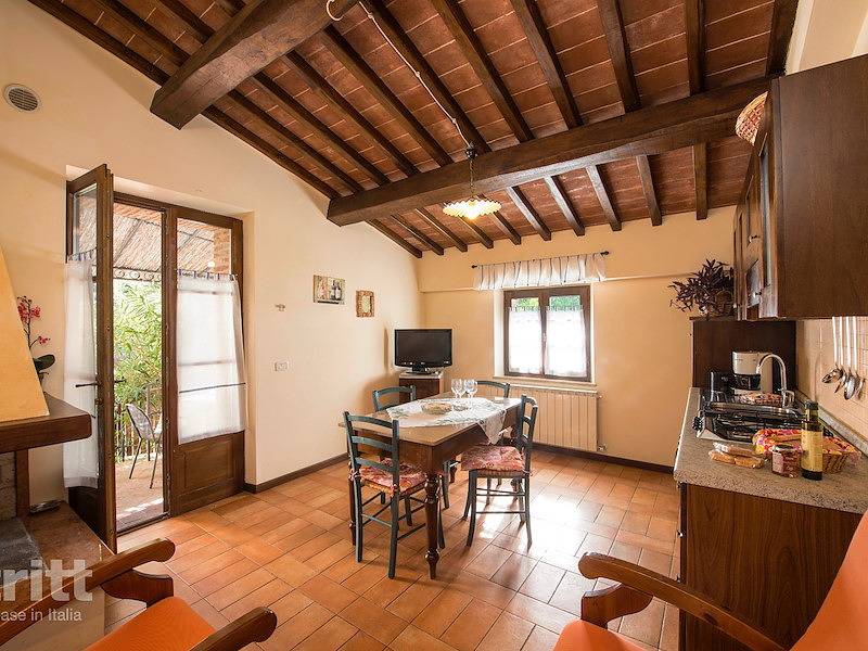 Tritt — This beautiful apartment for 4 people is located among olive oil production in Citta della Pieve in Città della Pieve, Provincia de Perugia